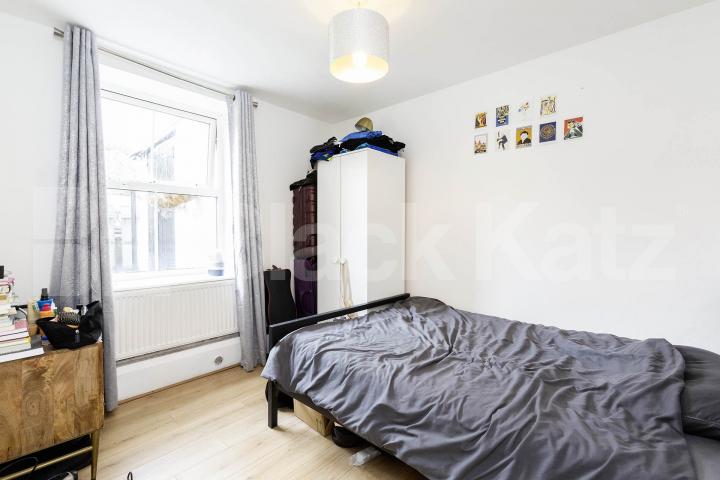 Two bed apartment located within a gated double fronted development  Camden Road, Tufnell Park